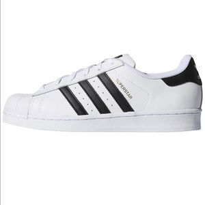 Adidas women’s superstar! Size 6.5
